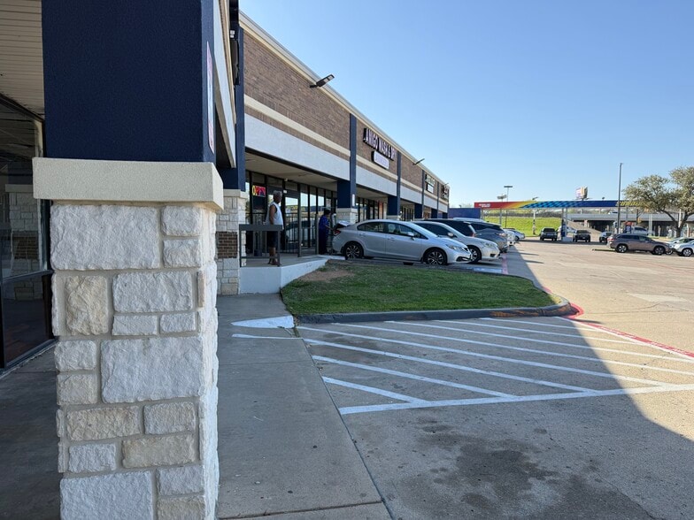 More Photos Of 1201 Woodhaven Blvd, Fort Worth Storefront For Lease