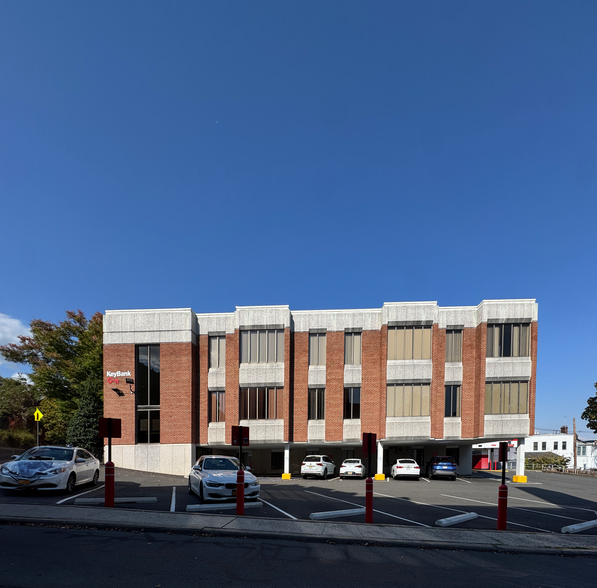 More Photos Of 17 S Broadway, Nyack Bank For Lease