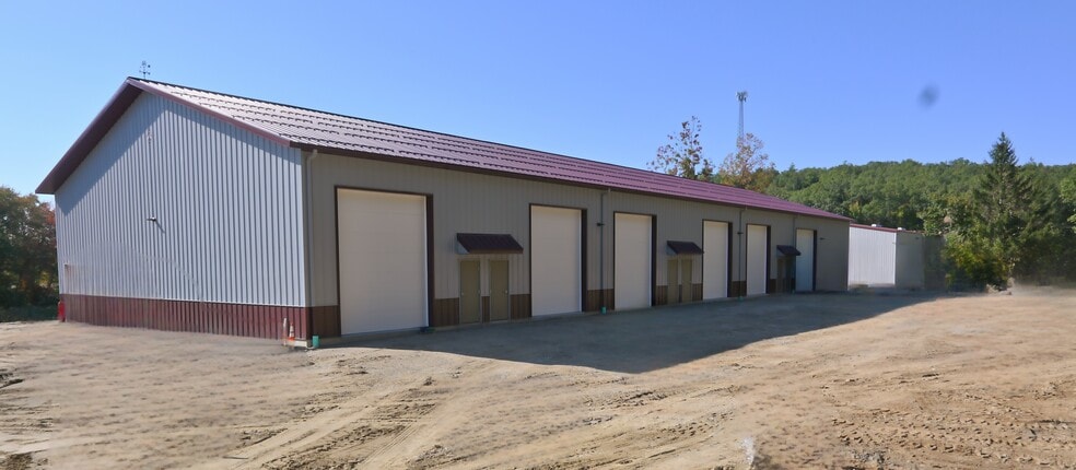 More Photos Of 47 Thames Rd, Hooksett Service For Lease