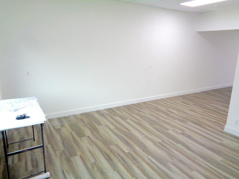 More Photos Of 11300-11354 Wiles Rd, Coral Springs General Retail For Lease