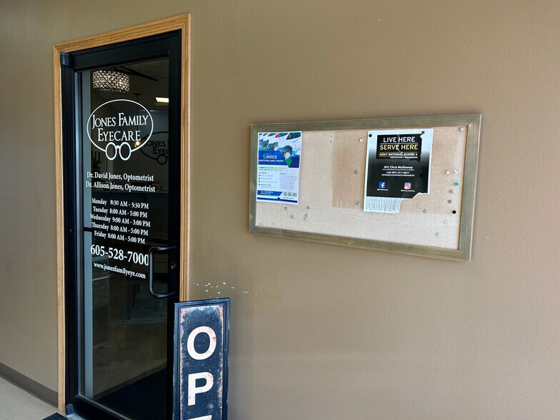 More Photos Of 304 W Highway 38, Hartford Office For Lease
