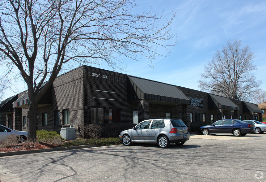 More Photos Of 3820-3830 44th St SE, Grand Rapids Flex For Lease