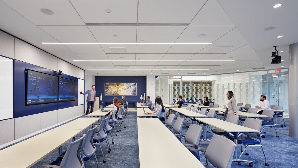 More Photos Of 222 S 9th St, Minneapolis Office For Lease