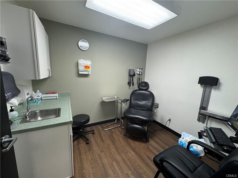 More Photos Of 56165 Twentynine Palms Hwy, Yucca Valley Medical For Lease