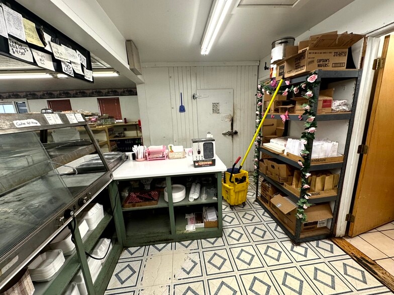 More Photos Of 812 W Oklahoma, Okeene Convenience Store For Sale