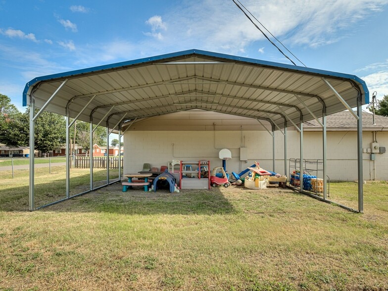 More Photos Of 1419 W London St, El Reno Religious Facility For Sale