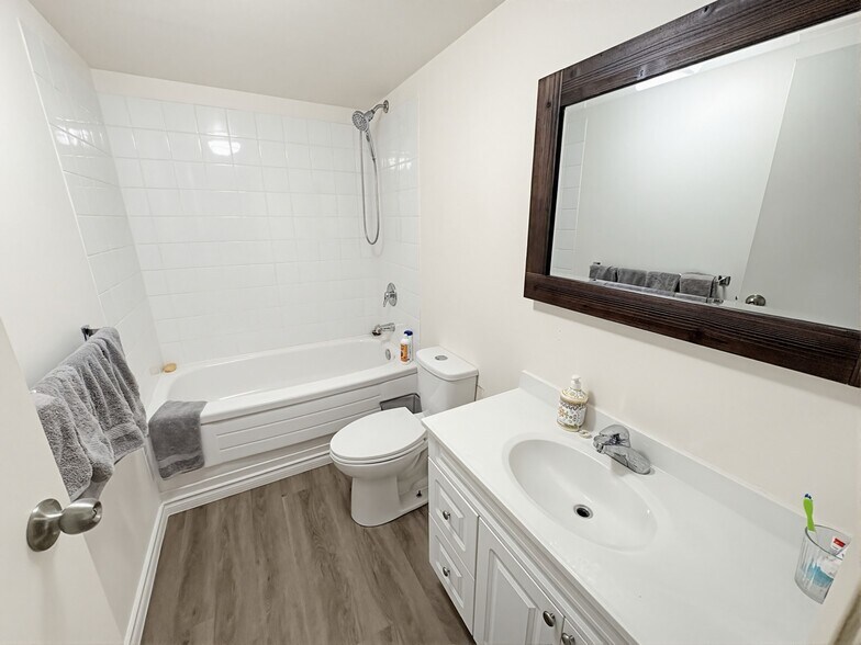 More Photos Of 821 Burdett Ave, Victoria Apartments For Sale