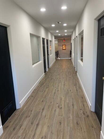 More Photos Of 324-328 N Dixie Dr, Vandalia Storefront Retail Office For Lease