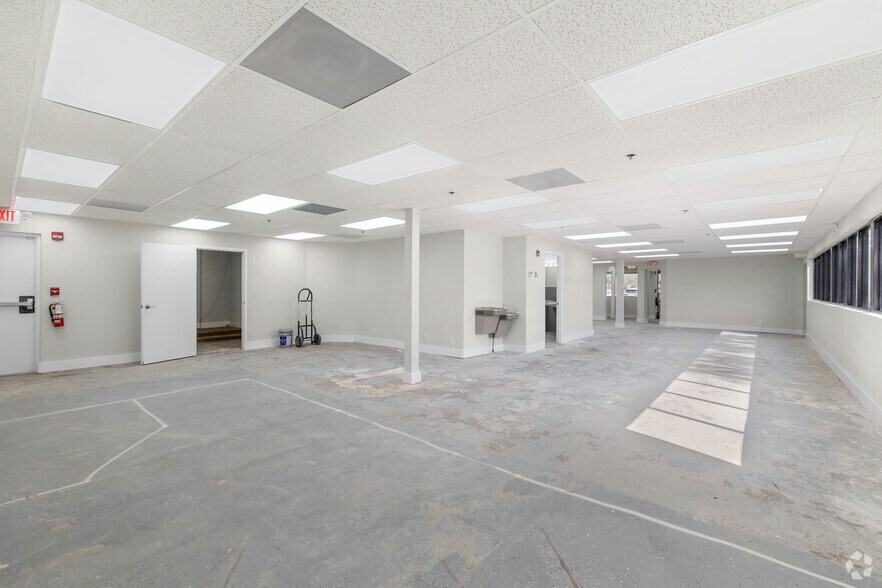 More Photos Of 23123 State Road 7, Boca Raton Office For Lease