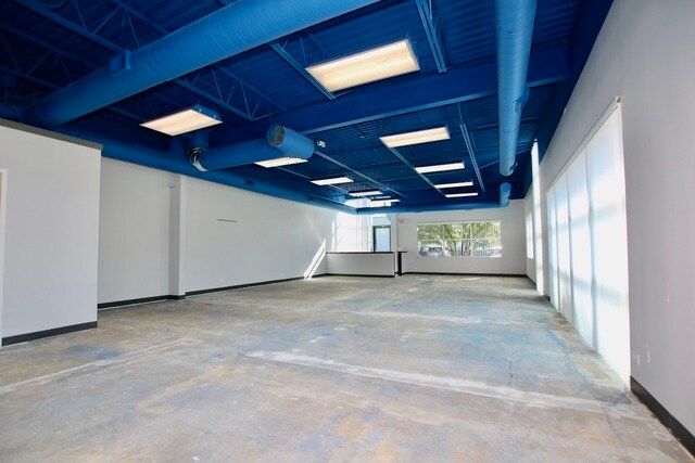 More Photos Of 661-671 E Calhoun St, Woodstock Office For Sale