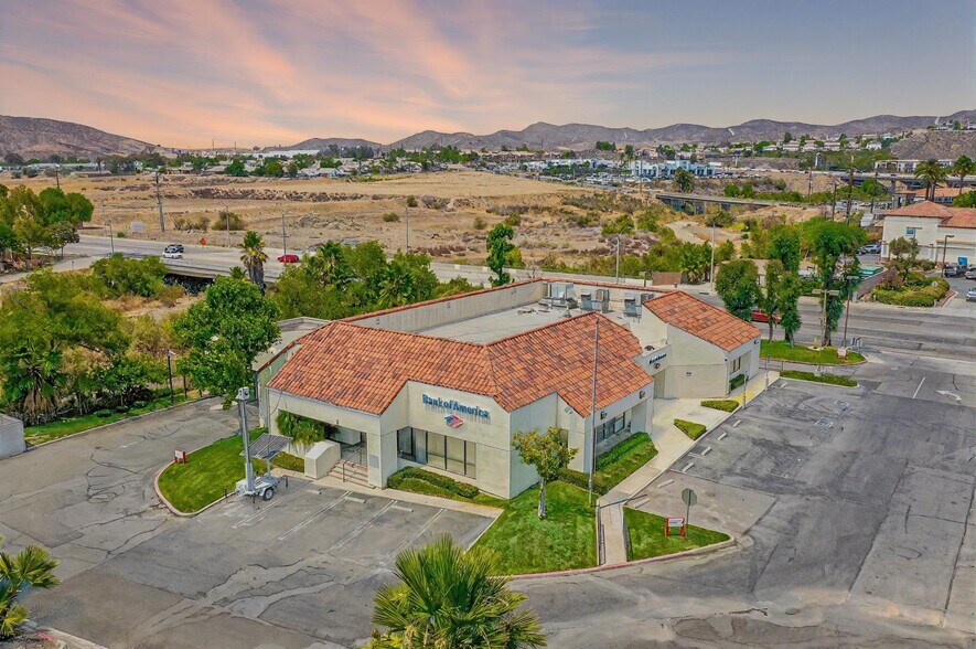 More Photos Of 2495 Lakeshore Dr, Lake Elsinore Bank For Sale