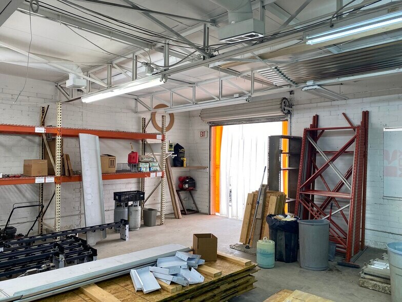 More Photos Of 2702 N Nichols St, Fort Worth Office For Lease