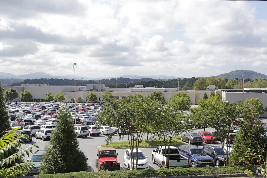Primary Photo Of 1605 Curtis Bridge Rd, Wilkesboro Office For Lease