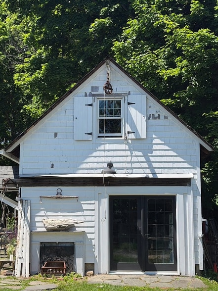 More Photos Of 6 August St, Setauket Office For Lease
