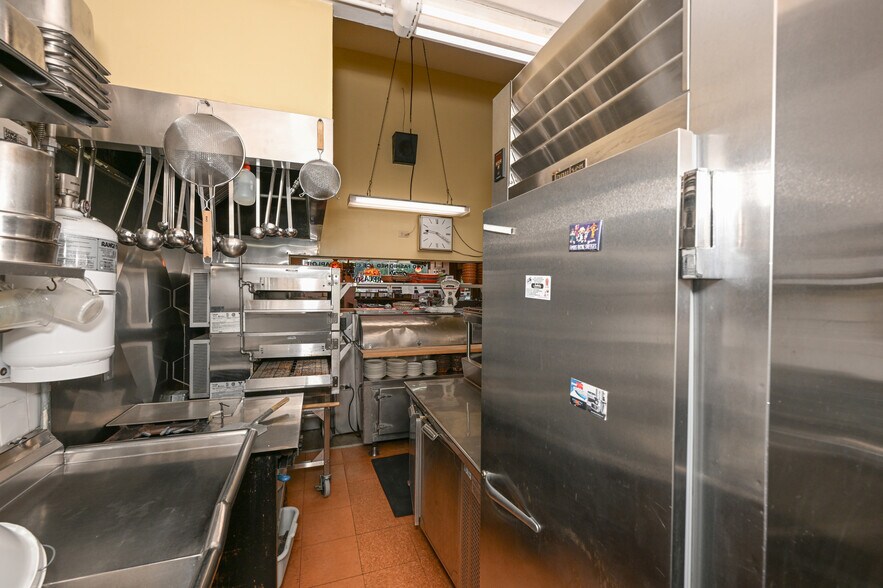 More Photos Of 780 W Market St, Akron Freestanding For Sale