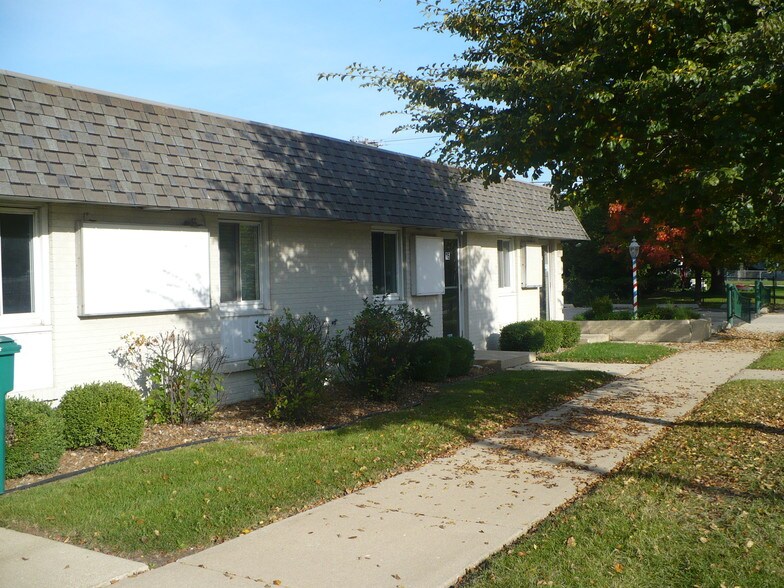 More Photos Of 13-17 Fairlane Dr, Joliet Office For Sale