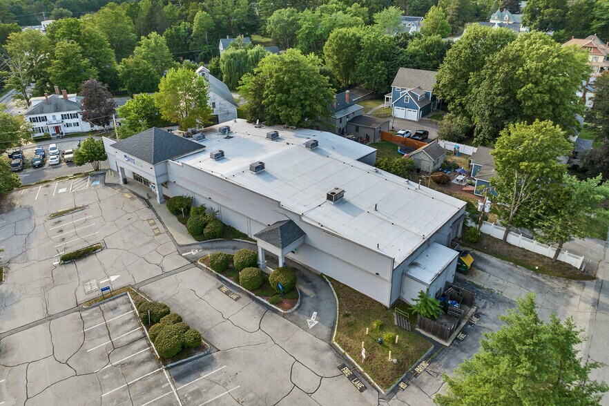 More Photos Of 15 Mont Vernon St, Milford Freestanding For Sale