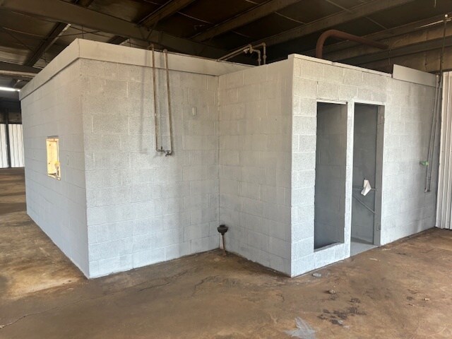 More Photos Of 3651 Eastend Dr, Humboldt Light Manufacturing For Lease