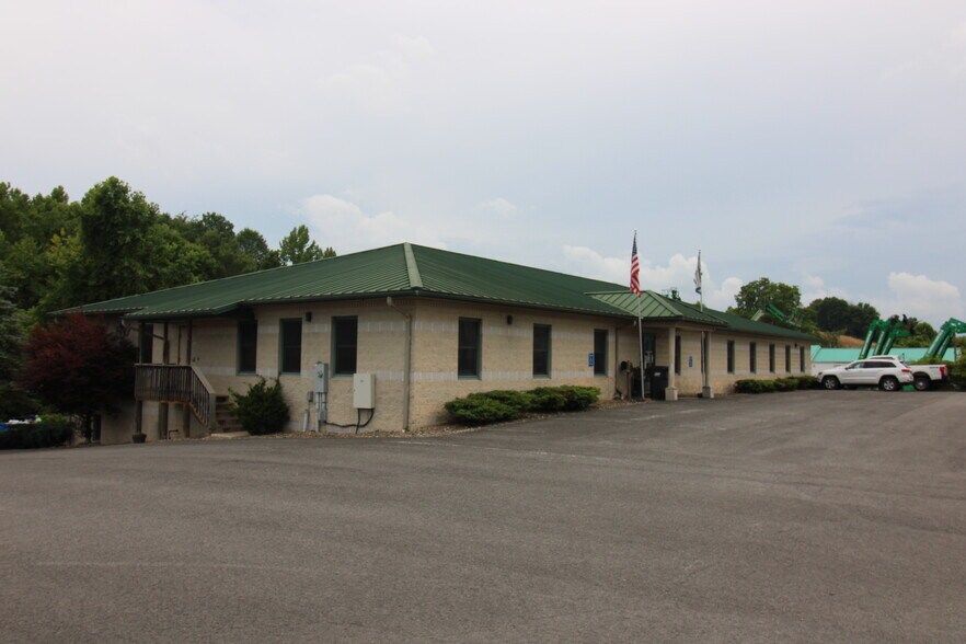 More Photos Of 2031 Pleasant Valley Rd, Fairmont Medical For Lease