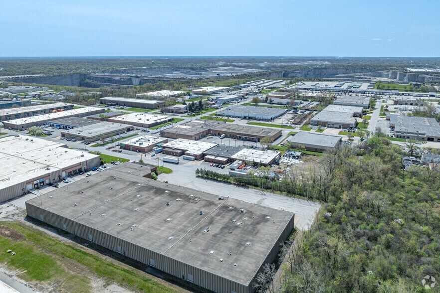 More Photos Of 525-531 W 169th St, South Holland Manufacturing For Sale