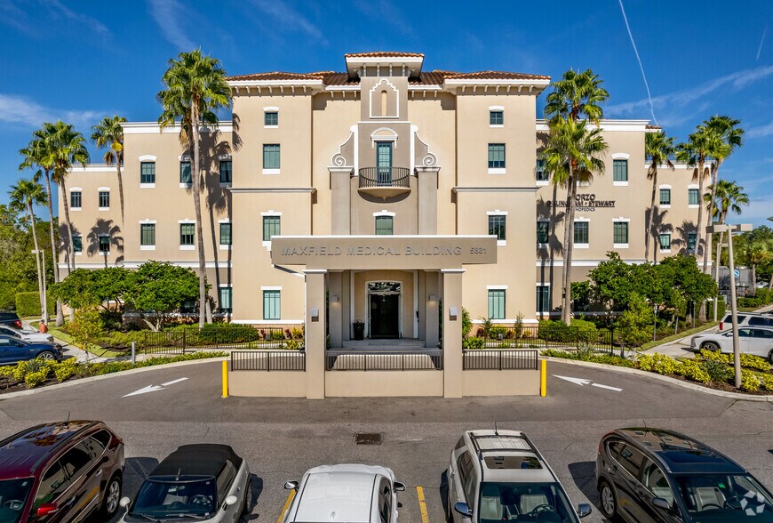 More Photos Of 5831 Bee Ridge Rd, Sarasota Medical For Lease