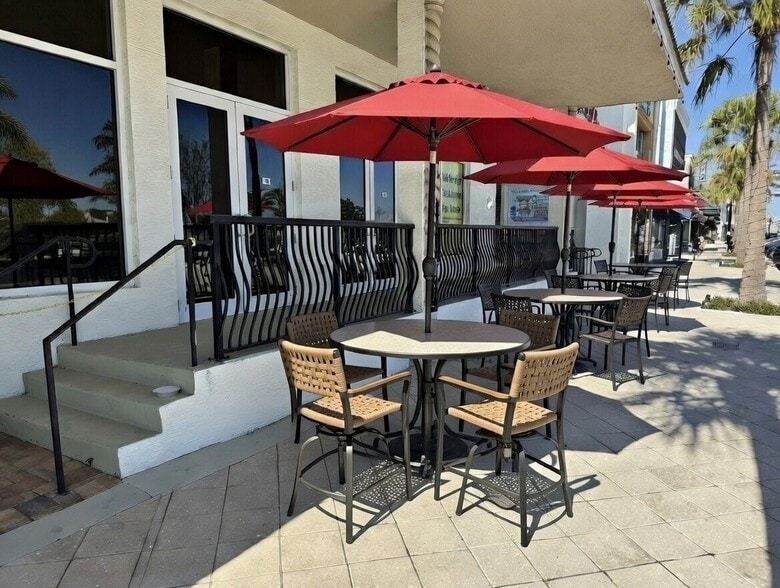 More Photos Of 128 S Beach St, Daytona Beach Apartments For Sale