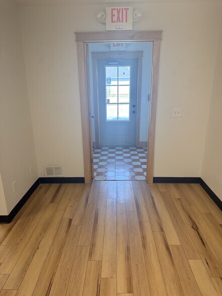 More Photos Of 1380 Triad Center Dr, Saint Peters Office For Lease