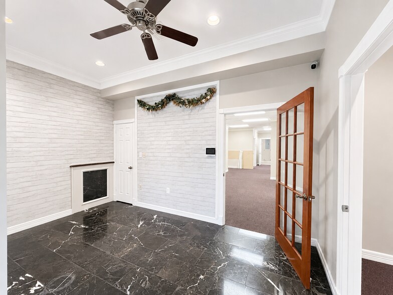More Photos Of 3016 E Villa Maria Rd, Bryan Freestanding For Sale