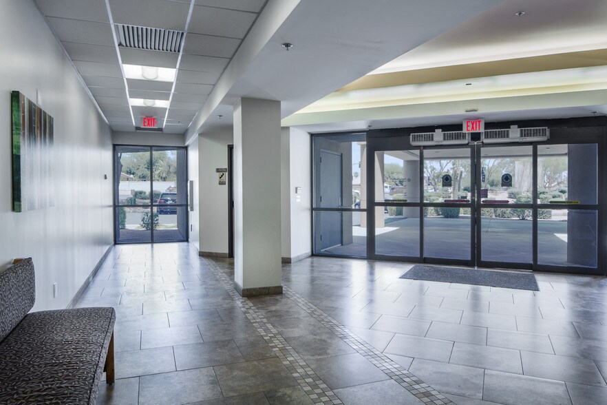 More Photos Of 4545 E Chandler Blvd, Phoenix Medical For Lease
