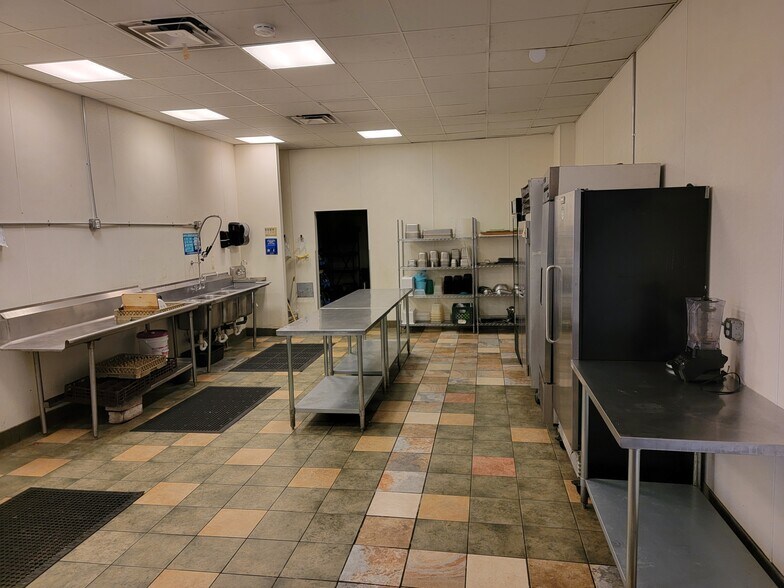 More Photos Of 186 N Grand Ave, Nogales Restaurant For Lease