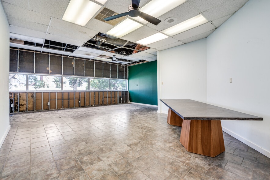 More Photos Of 2345 E State Highway 121, Lewisville Contractor Storage Yard For Sale