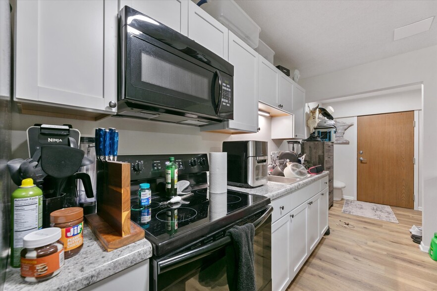 More Photos Of 23 Neptune St N, Cosmos Apartments For Sale