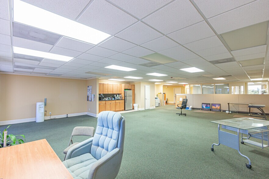 More Photos Of 2740 E Oakland Park Blvd, Fort Lauderdale Office For Sale