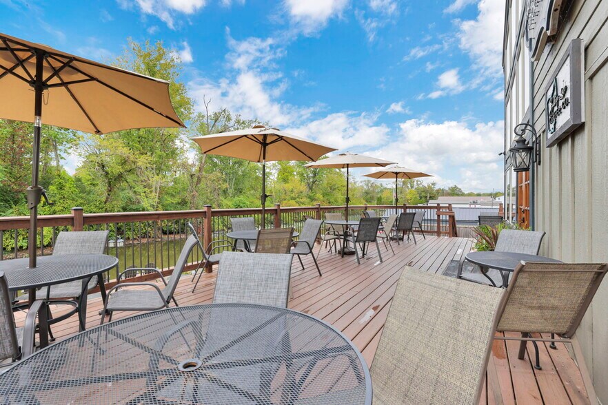 More Photos Of 14675 Zion Rd, Thornville Restaurant For Sale