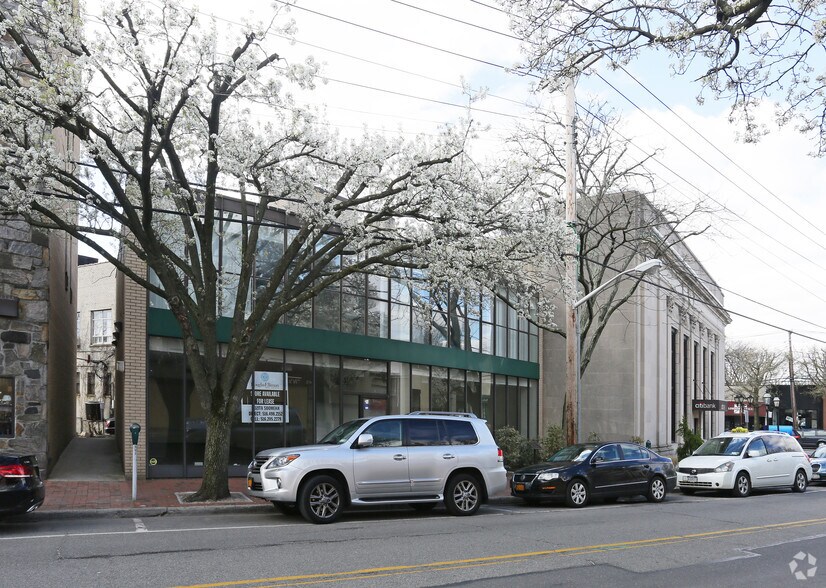 More Photos Of 51 Middle Neck Rd, Great Neck Office For Sale