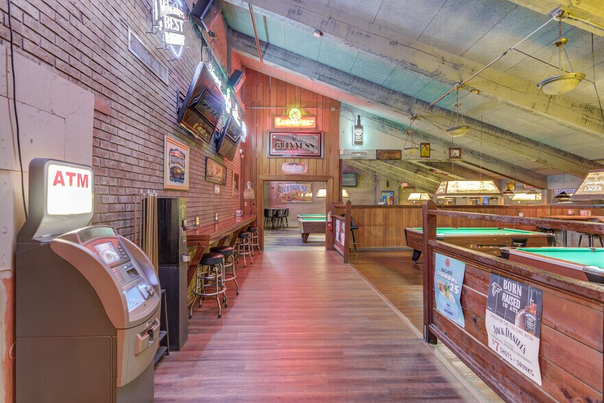 More Photos Of 2166 Highpoint Rd, Snellville Bar For Lease