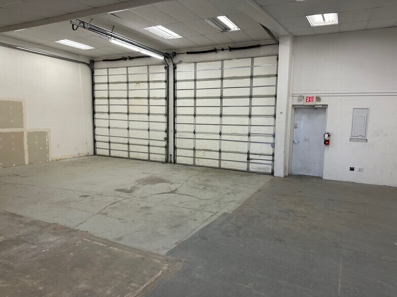 More Photos Of 6713 W Clearwater Ave, Kennewick Flex For Lease