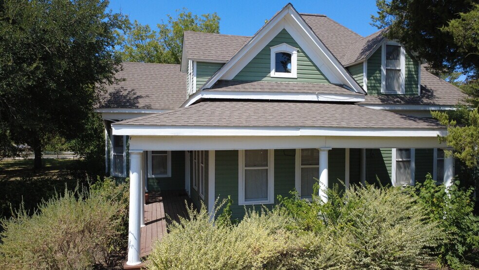 More Photos Of 206 Taylor St, Hutto Office For Lease