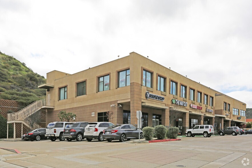 More Photos Of 28040 Bouquet Canyon Rd, Saugus Restaurant For Lease