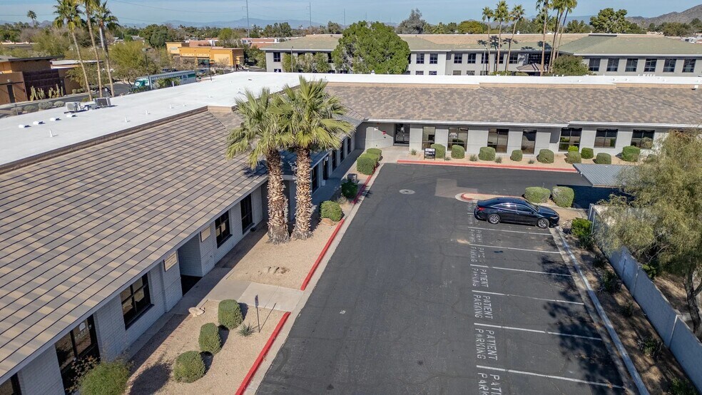 More Photos Of 702 E Bell Rd, Phoenix Unknown For Lease