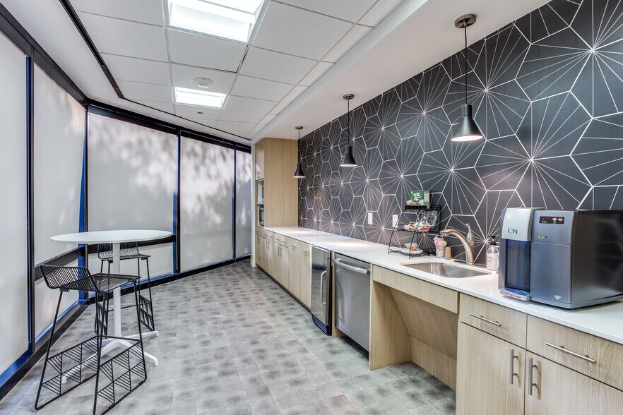 More Photos Of 400 E Las Colinas Blvd, Irving Office For Lease