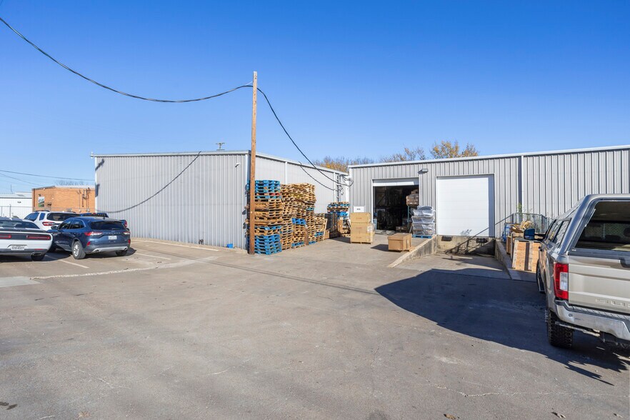 More Photos Of 1016 Katy Rd, Keller Warehouse For Sale
