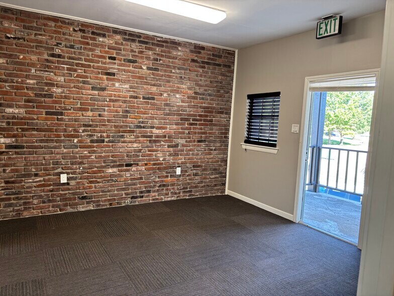 More Photos Of , Baton Rouge Office For Sale