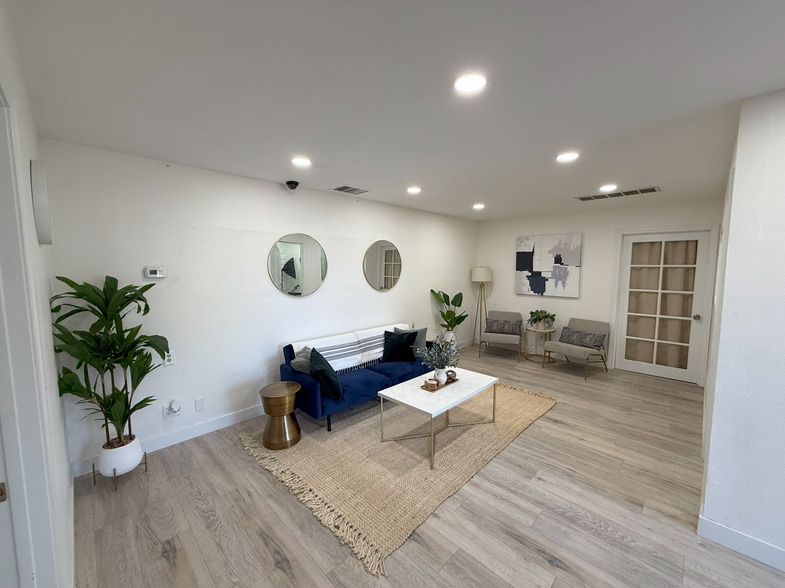 More Photos Of 525 Industrial Way, Fallbrook Warehouse For Sale