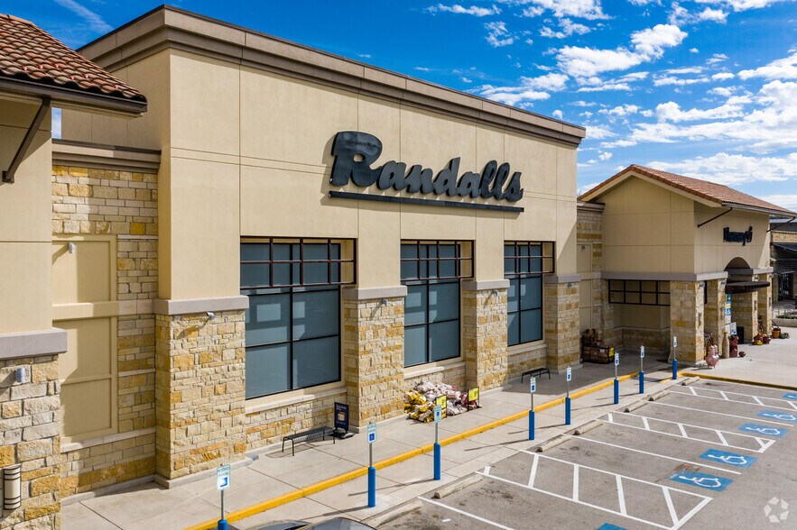 More Photos Of 5000 N Quinlan Park Rd, Austin Unknown For Lease