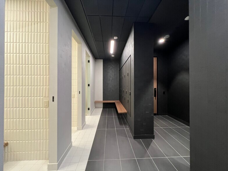 More Photos Of 110 East Blvd, Charlotte Office For Lease