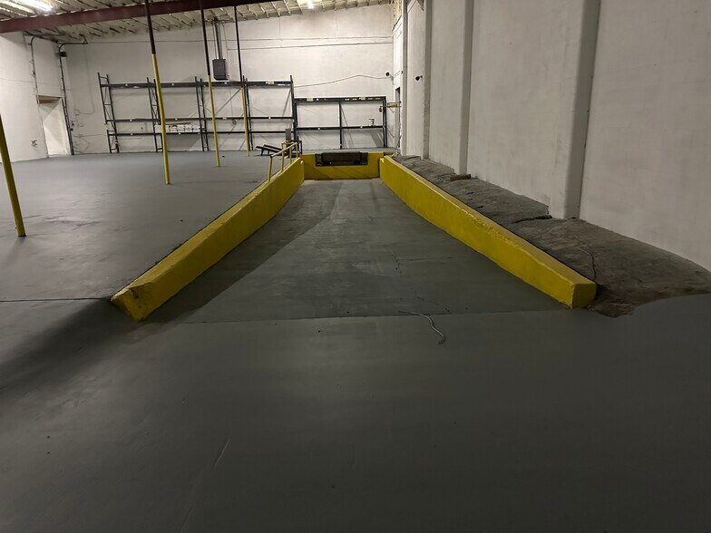 More Photos Of 1201 E 18th St, Owensboro Service For Lease