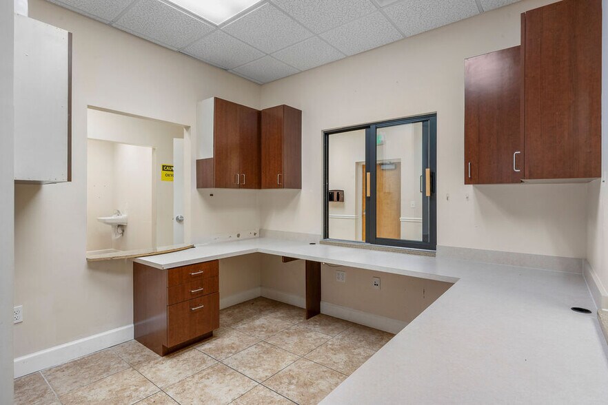 More Photos Of 1713 US Highway 441 N, Okeechobee Medical For Lease