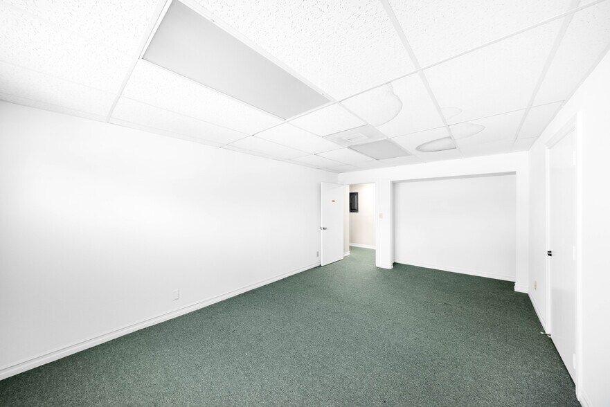 More Photos Of 4100 W Commonwealth Ave, Fullerton Office For Sale
