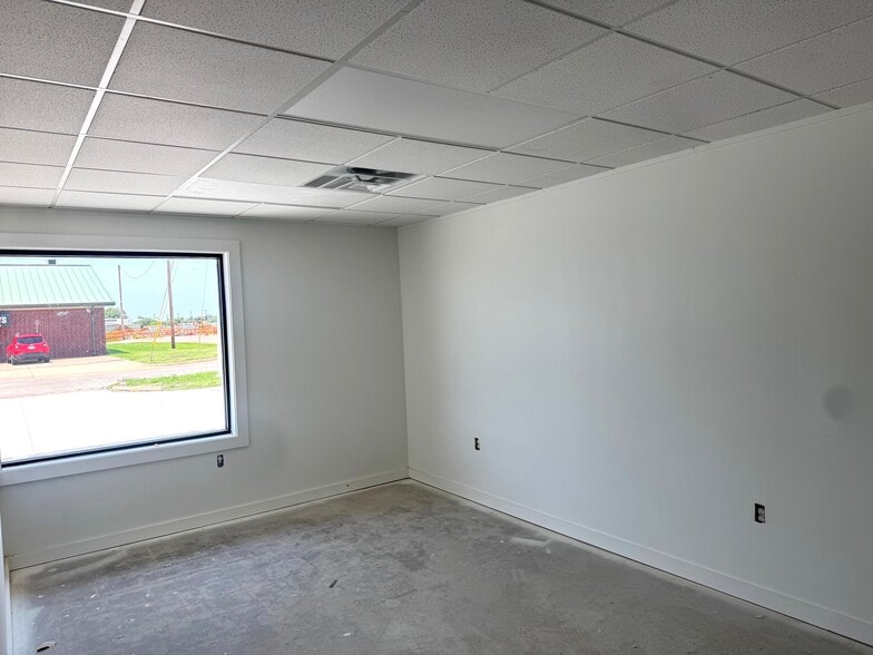 More Photos Of 201 SE 3rd St, Oklahoma City Office For Lease